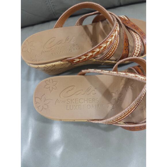 Sketchers Women's 6.5 Cali Beverlee Tiger Posse Wedge Sandal Tan - Picture 3 of 6